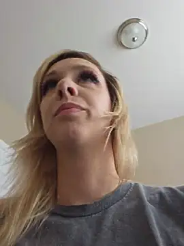 Snapshot of AmethystFoxx chatting on 11, 7, 2026 AmethystFoxx online show from 11, 7, 2026