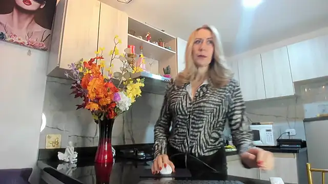 Snapshot of ashleymilf_1 chatting on 6, 11, 2025 ashleymilf 1 online show from 6, 11, 2025