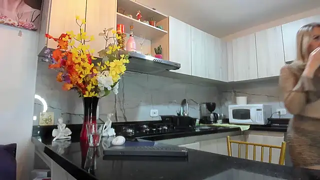 Snapshot of ashleymilf_1 chatting on 8, 11, 2025 ashleymilf 1 online show from 8, 11, 2025