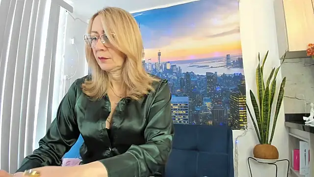 Snapshot of ashleymilf_1 chatting on 15, 3, 2025 ashleymilf 1 online show from 15, 3, 2025