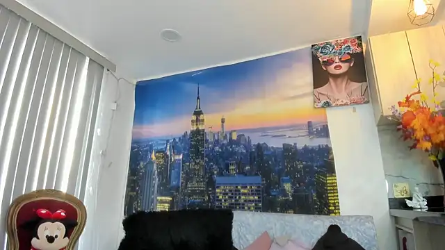 Snapshot of ashleymilf_1 chatting on 31, 10, 2025 ashleymilf 1 online show from 31, 10, 2025