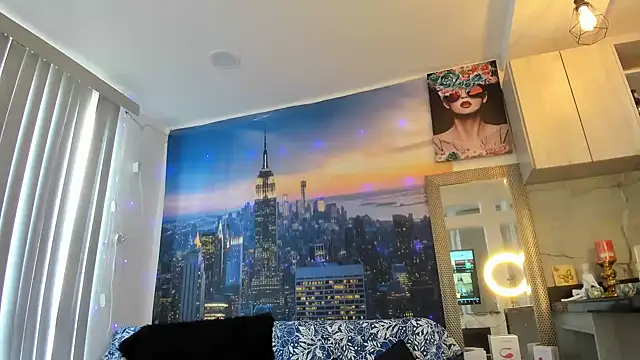 Snapshot of ashleymilf_1 chatting on 8, 9, 2025 ashleymilf 1 online show from 8, 9, 2025