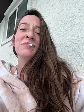 Mini And The Bear online show from 10, 3, 2026