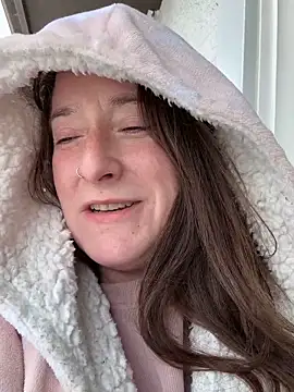 Mini And The Bear online show from 16, 3, 2026