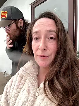 Mini And The Bear online show from 15, 2, 2026