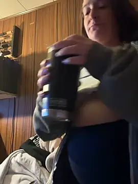 Mini And The Bear online show from 25, 2, 2026