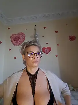 BellaBellaHot online show from 17, 11, 2025