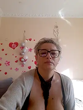 BellaBellaHot online show from 15, 11, 2025