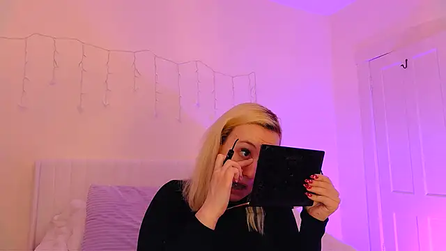 Snapshot of ashleyblaydex chatting on 2, 3, 2026 ashleyblaydex online show from 2, 3, 2026