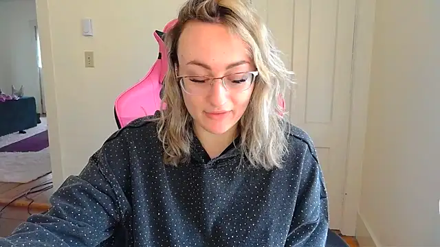 ashleyblaydex online show from 2, 4, 2026