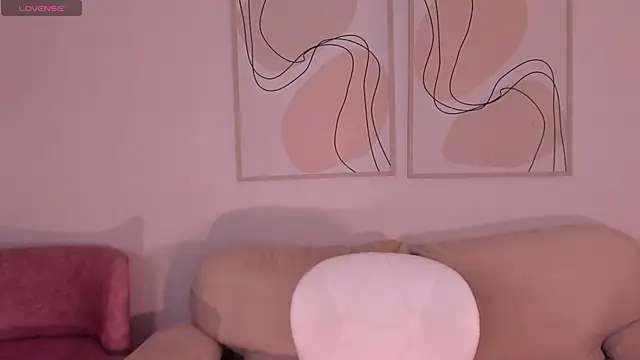 Snapshot of NaomiSainz chatting on 20, 9, 2025 NaomiSainz online show from 20, 9, 2025