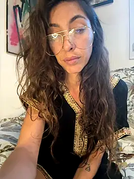 amanilouve online show from 25, 11, 2025