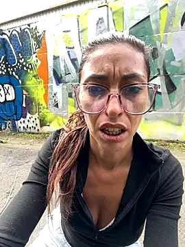 amanilouve online show from 25, 9, 2025