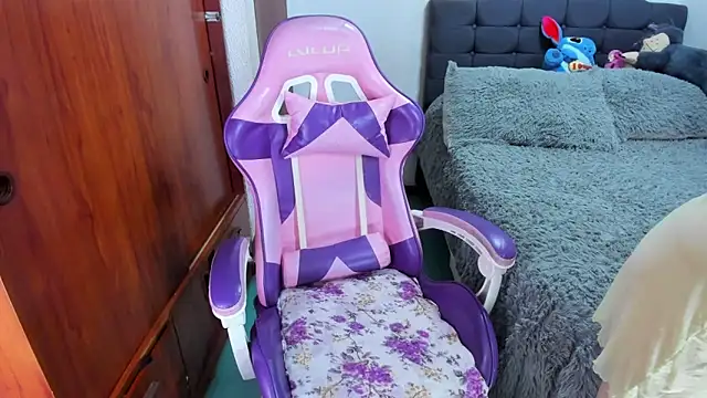 saphira owen online show from 5, 11, 2025