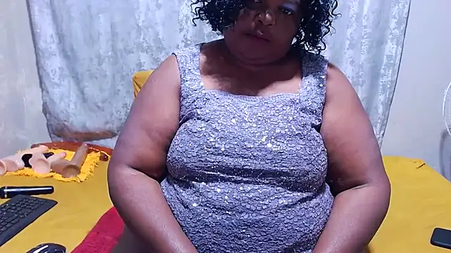 Snapshot of MatureBootyBabe4Uxx chatting on 8, 7, 2026 MatureBootyBabe4Uxx online show from 8, 7, 2026