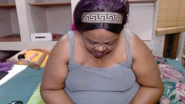 MatureBootyBabe4Uxx online show from 12, 1, 2026