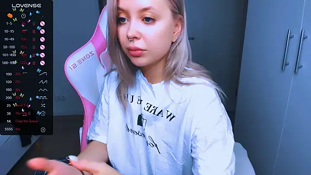 MonaLauu online show from 26, 12, 2024