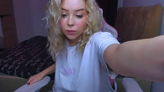 MonaLauu online show from 30, 9, 2025