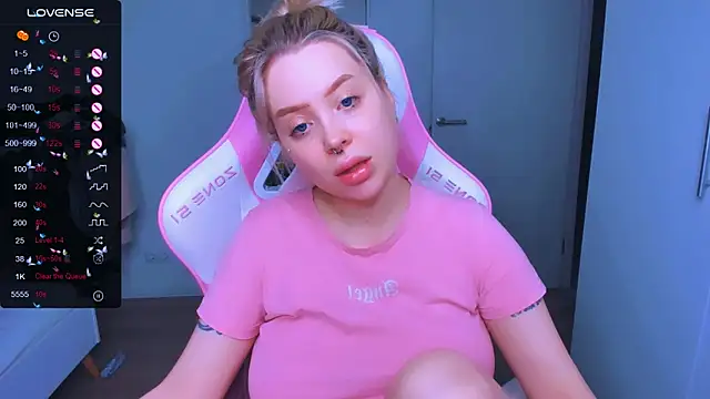 MonaLauu online show from 6, 2, 2025