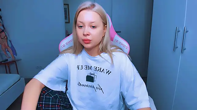 MonaLauu online show from 5, 12, 2024