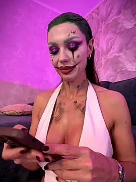 Emma Catt online show from 1, 11, 2025