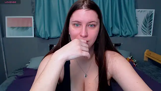 LiyaSilve online show from 5, 1, 2025