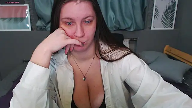 LiyaSilve online show from 15, 2, 2025