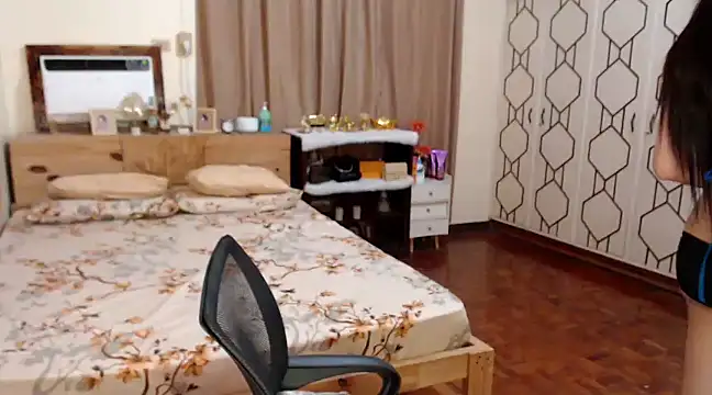 LoveMarieFoxxx online show from 12, 2, 2025