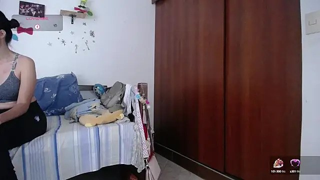 Moon lunita online show from 9, 9, 2025