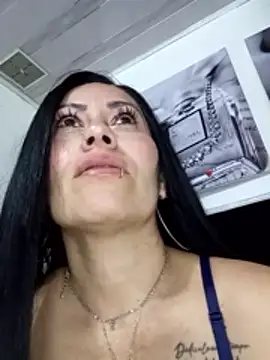 Tania mature online show from 28, 4, 2026