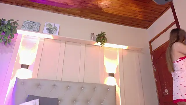 nicol snow online show from 6, 10, 2025