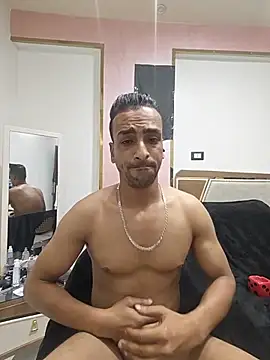 Snapshot of highguy chatting on 5, 7, 2026 highguy online show from 5, 7, 2026