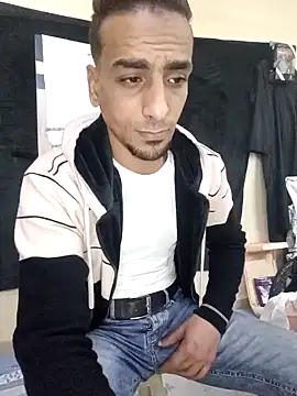 Snapshot of highguy chatting on 24, 12, 2024 highguy online show from 24, 12, 2024
