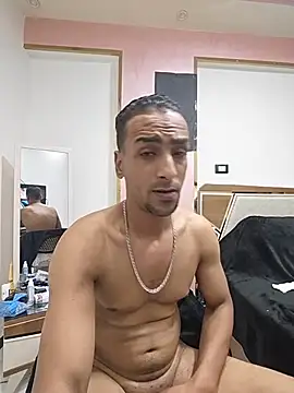 Snapshot of highguy chatting on 7, 7, 2026 highguy online show from 7, 7, 2026