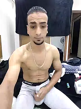 Snapshot of highguy chatting on 25, 9, 2025 highguy online show from 25, 9, 2025