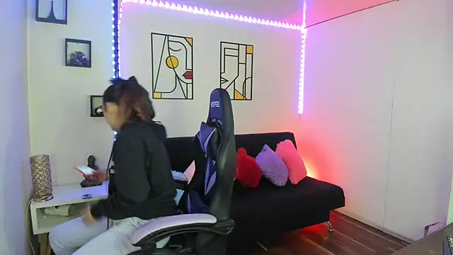 kay marie online show from 13, 2, 2025