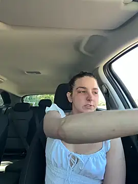 DoriDeluxe66 online show from 15, 4, 2026