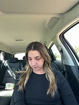 DoriDeluxe66 online show from 10, 4, 2026