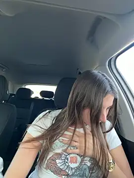 DoriDeluxe66 online show from 26, 11, 2025