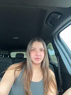 DoriDeluxe66 online show from 5, 10, 2025