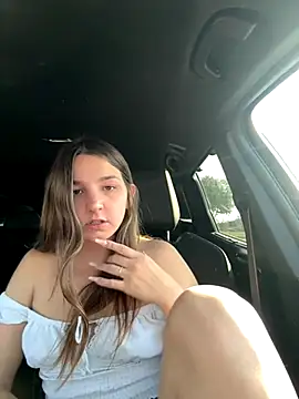 DoriDeluxe66 online show from 17, 9, 2025