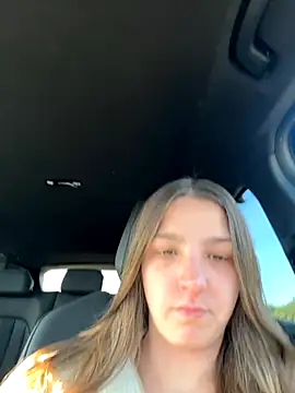 DoriDeluxe66 online show from 19, 9, 2025