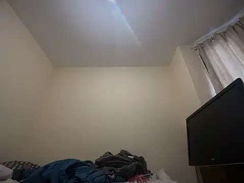 CuzzyB69 online show from 22, 2, 2025