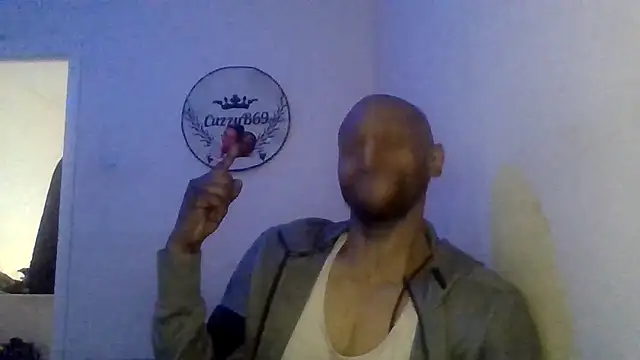 CuzzyB69 online show from 28, 11, 2025