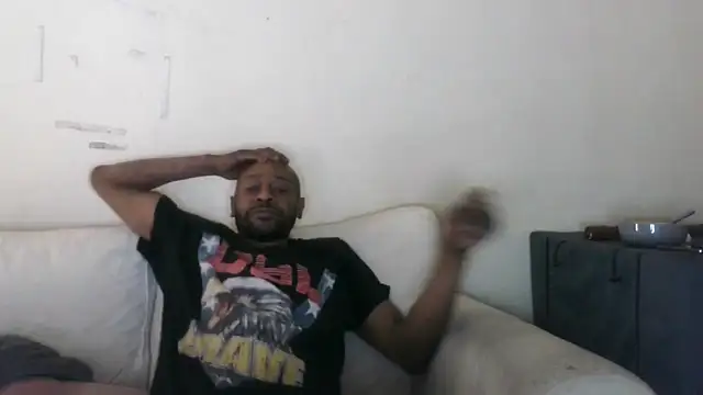 CuzzyB69 online show from 15, 4, 2026