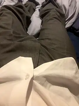 Snapshot of HunterBaby chatting on 2, 11, 2025 HunterBaby online show from 2, 11, 2025