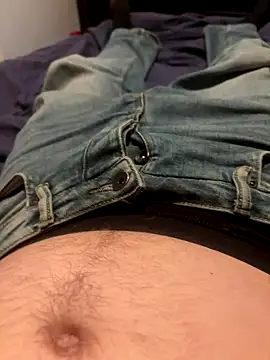 Snapshot of HunterBaby chatting on 28, 9, 2025 HunterBaby online show from 28, 9, 2025