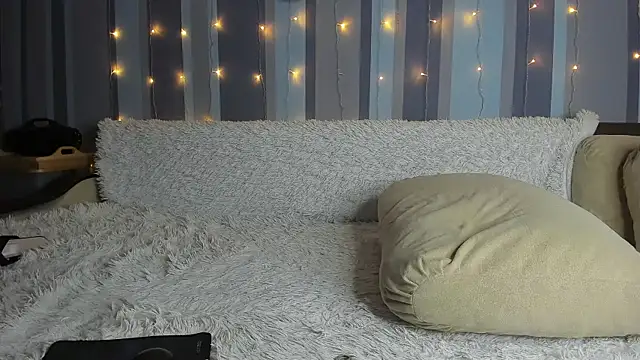 Snapshot of KatMartinez chatting on 19, 1, 2026 KatMartinez online show from 19, 1, 2026