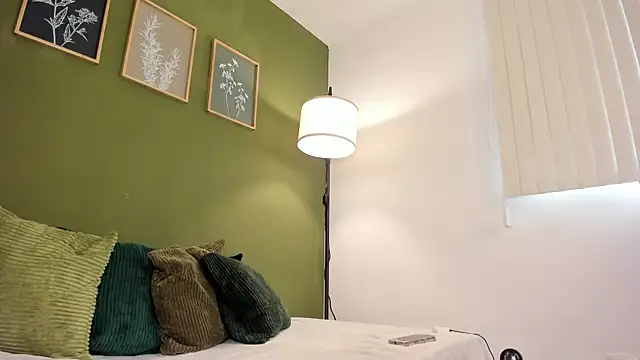 karlye 5 online show from 12, 9, 2025