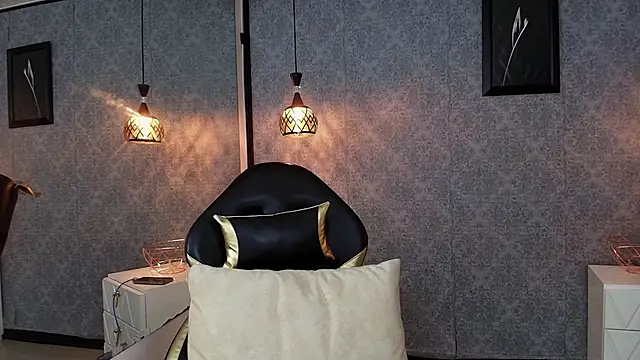 Emiily W online show from 6, 10, 2025